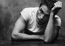 Robert Pattinson’s Transformation Impresses Critics